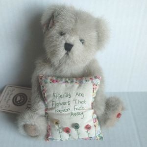 Boyds Bear "Friends Are Flowers That Never Fade Away" Mia Goodfriends Plush  7"